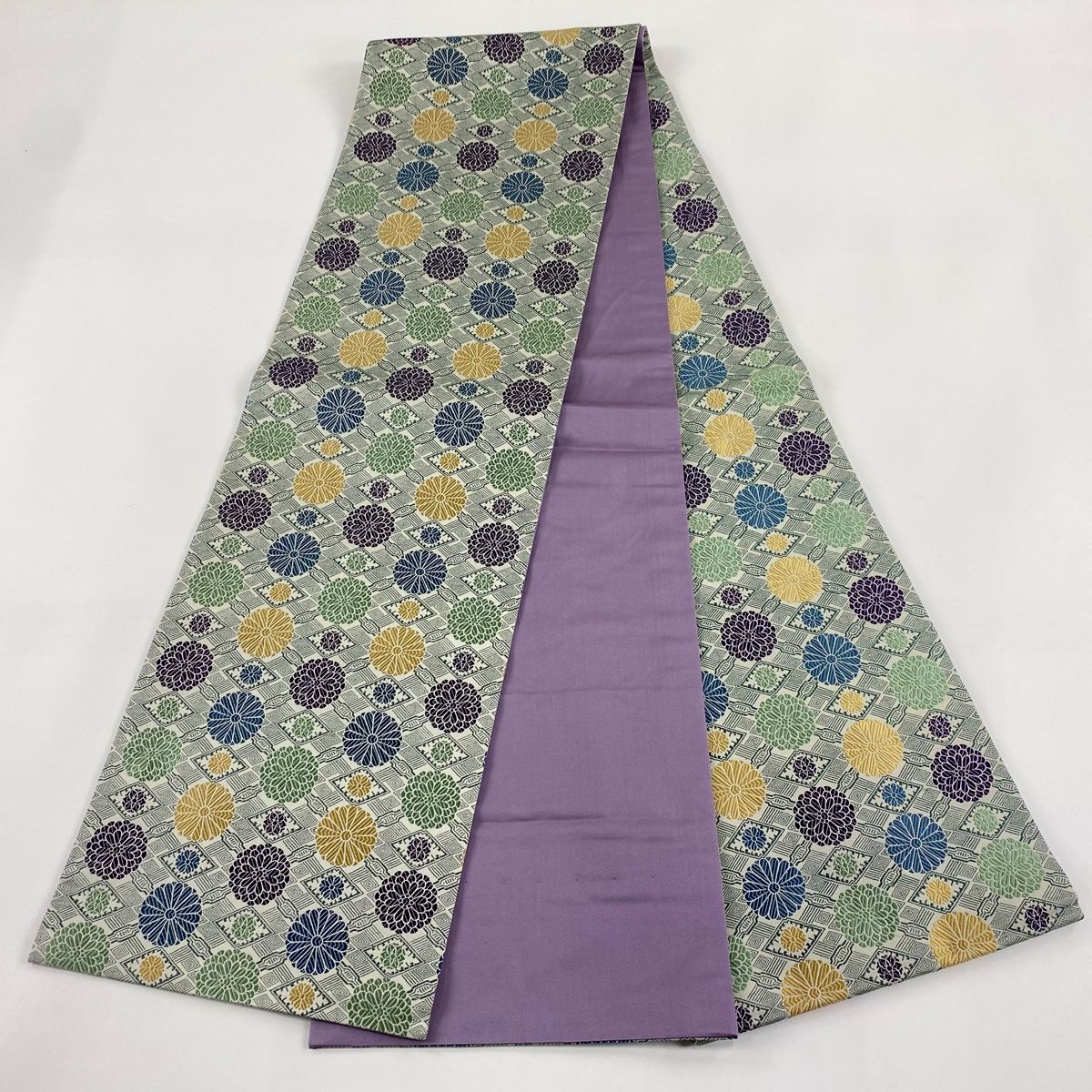 袋帯 美品 名品 菊 菱 刺繍 灰緑 全通 正絹 【中古】 - メルカリ