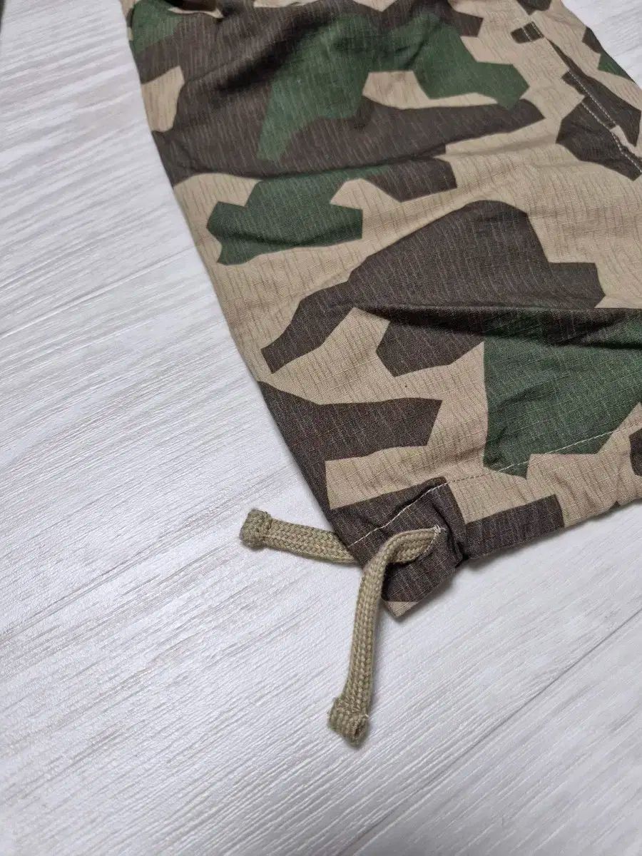 エクスEXTRA オディORDINARY カモカモフラパンツ