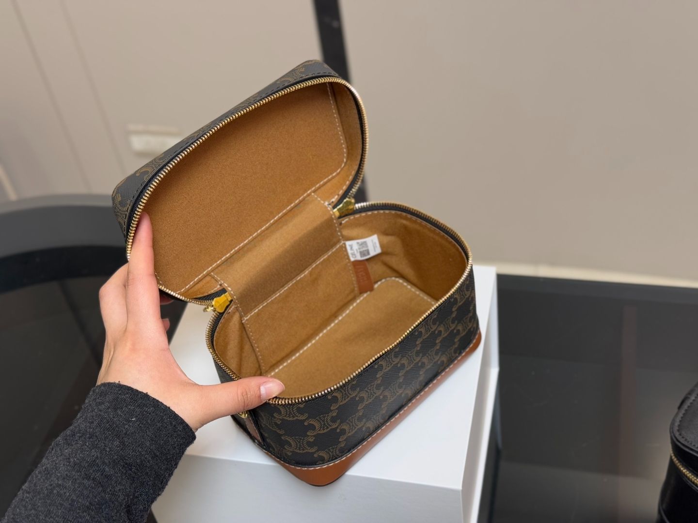 新品未使用　CELINE ポーチ CELINE - CELINE ポーチ ネイビー 定価5万 未使用の通販 by しろ
