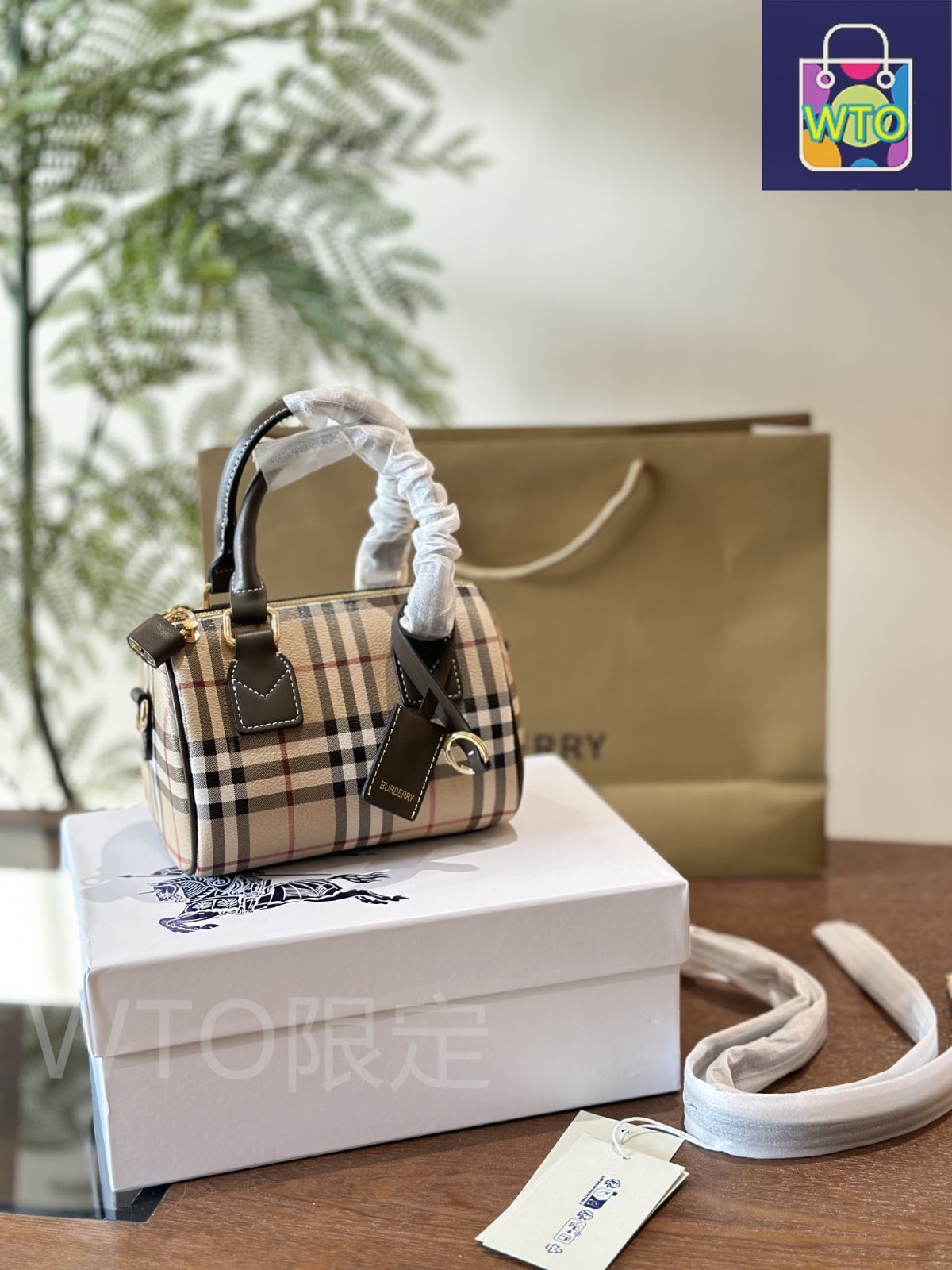 新着 関税送料込み Burberry バーバリー ボウリング バッグ ☆送料関税込☆Burberry バーバリー チェック ボウリングバッグ