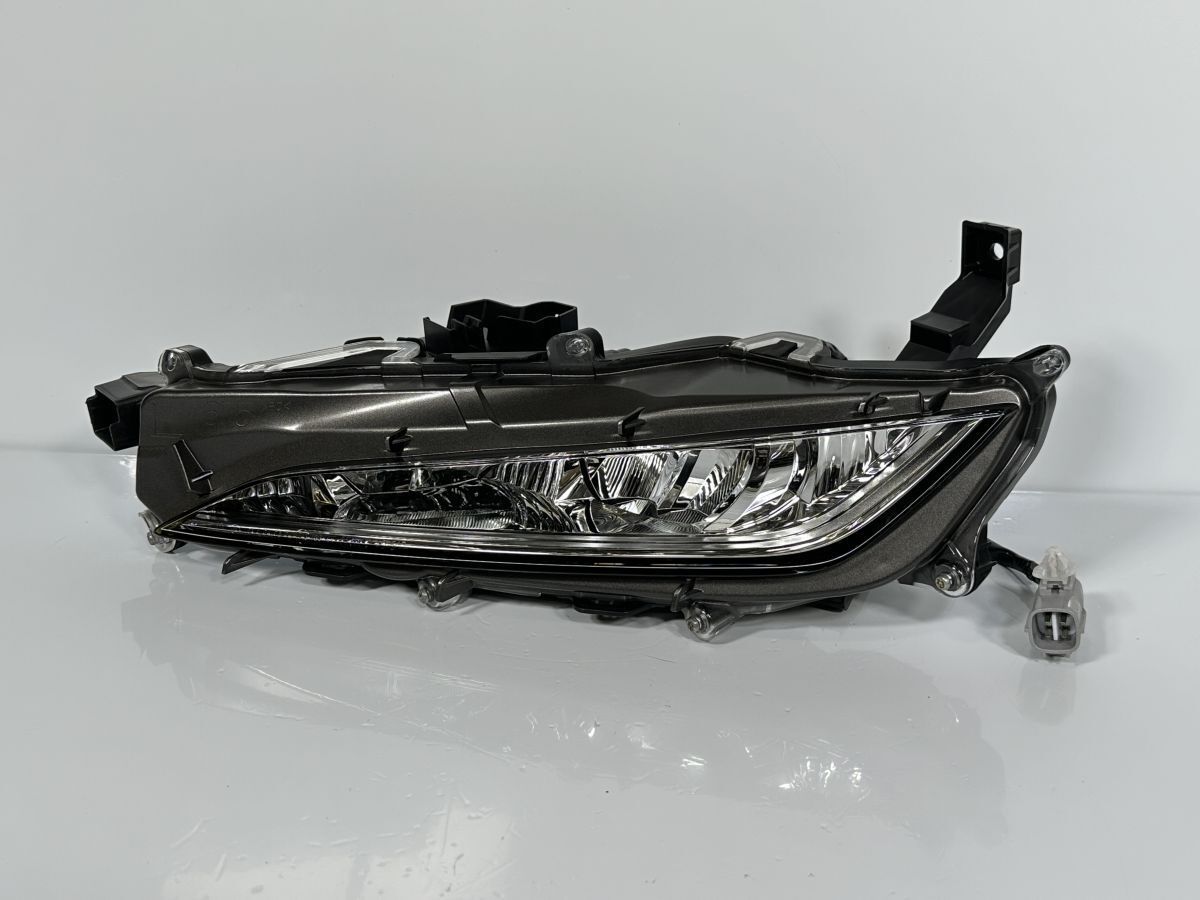 レクサス RX300 RX450 AGL20W GYL20W 後期 純正 左フォグランプ フォグライト LH 81220-48060 48-217 7 ジャンク 現状 補修用 管理25172