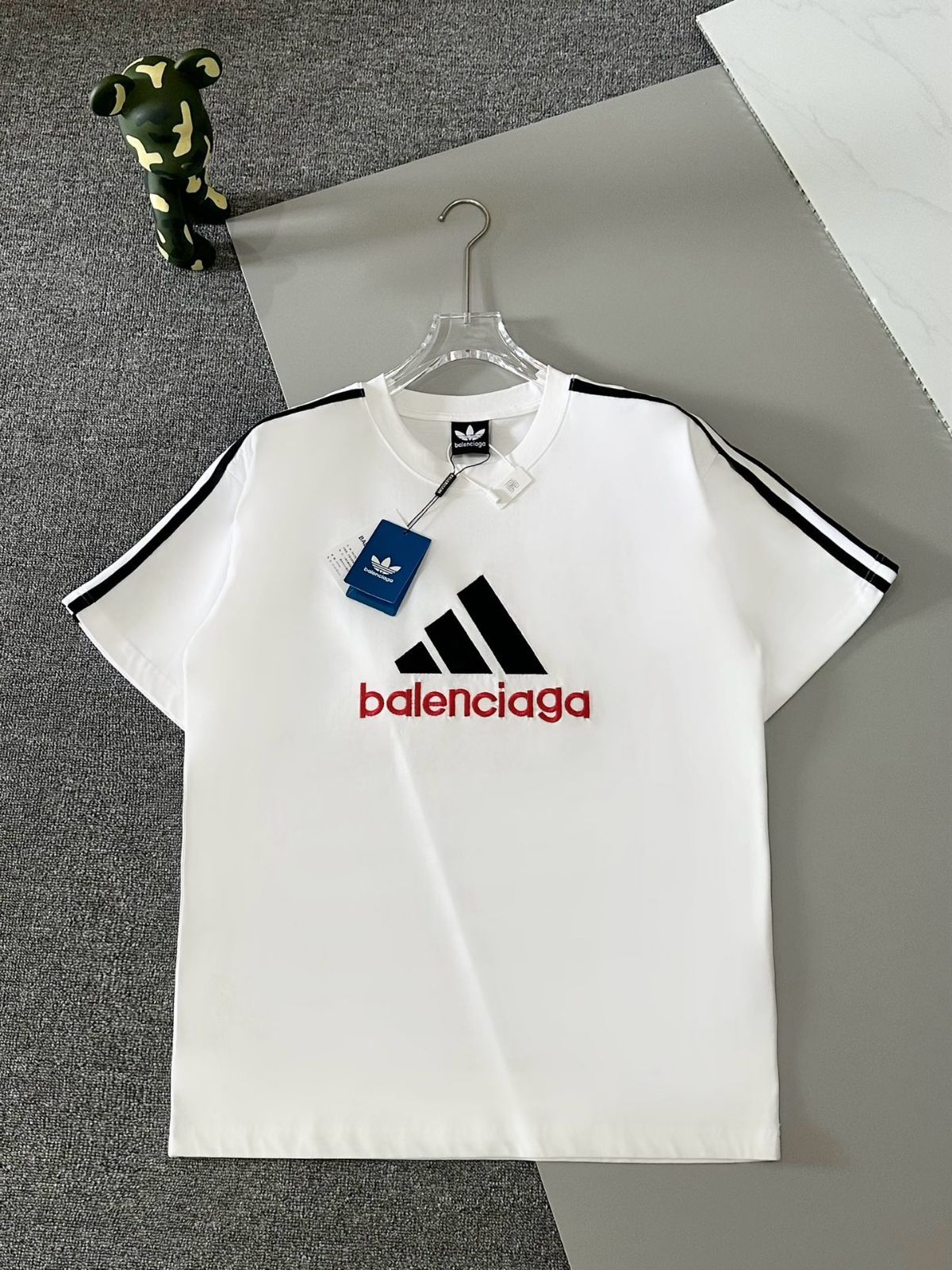 BALENCIAGA×ADIDASコラボ Tシャツ