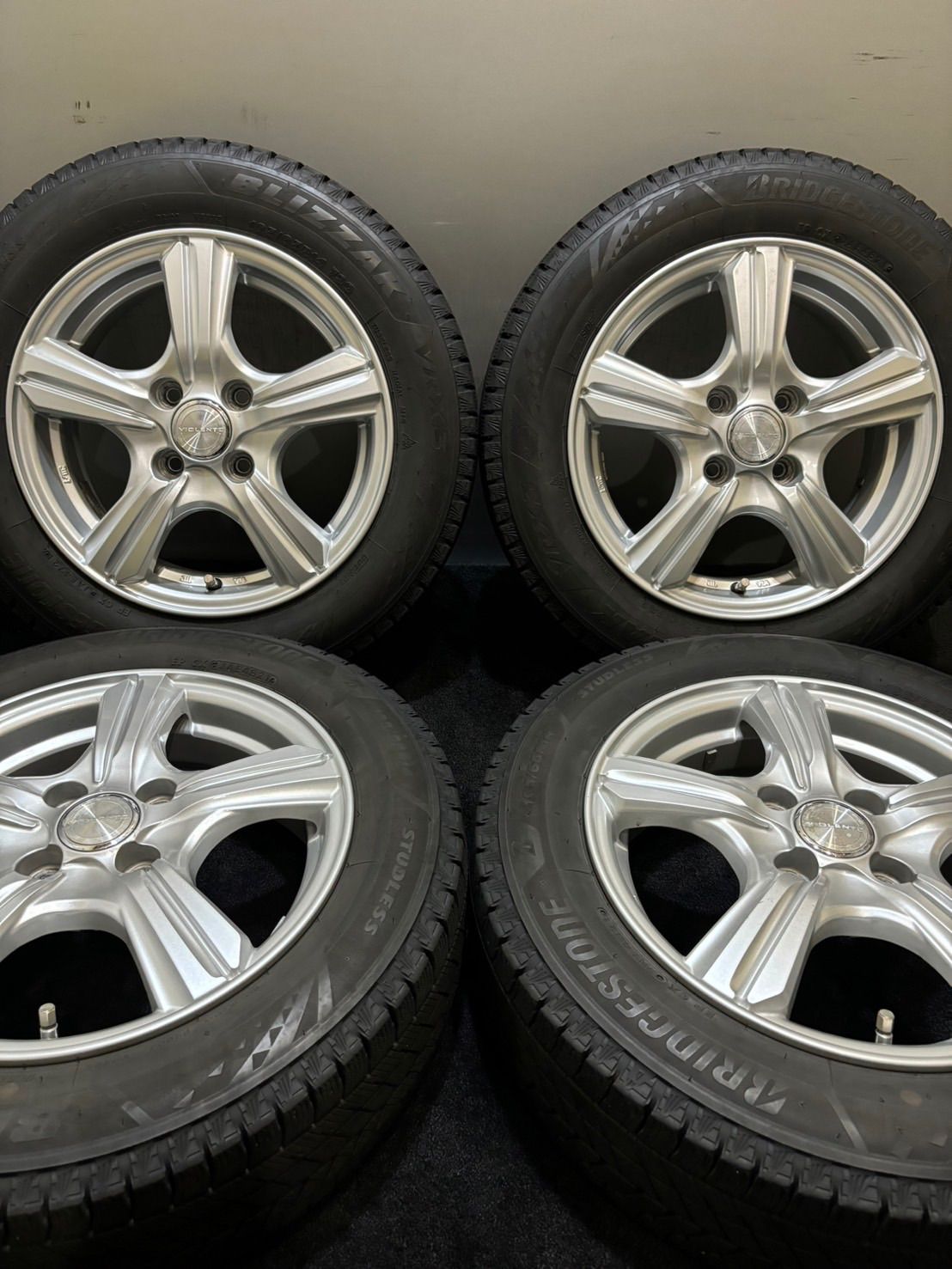 【中古品】ルーミー スタッドレスタイヤ VRX3 165/65R14 4本セット 中古品】ルーミー スタッドレスタイヤ VRX3 165/65R14 4本セット