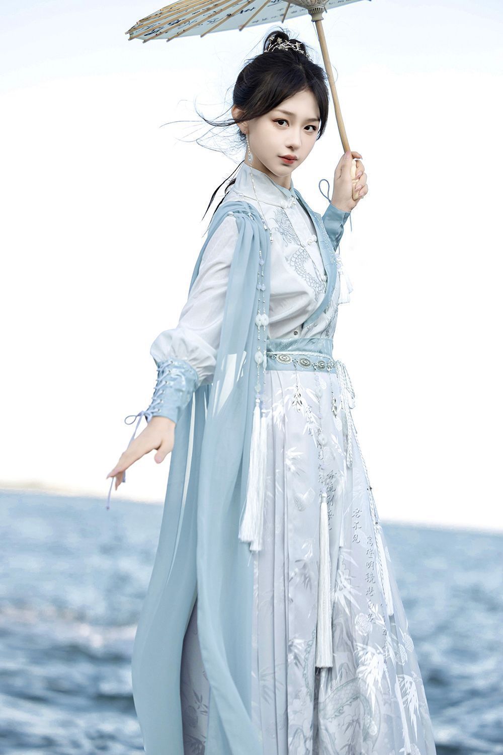秋冬新年服 優雅な中国風デザイン