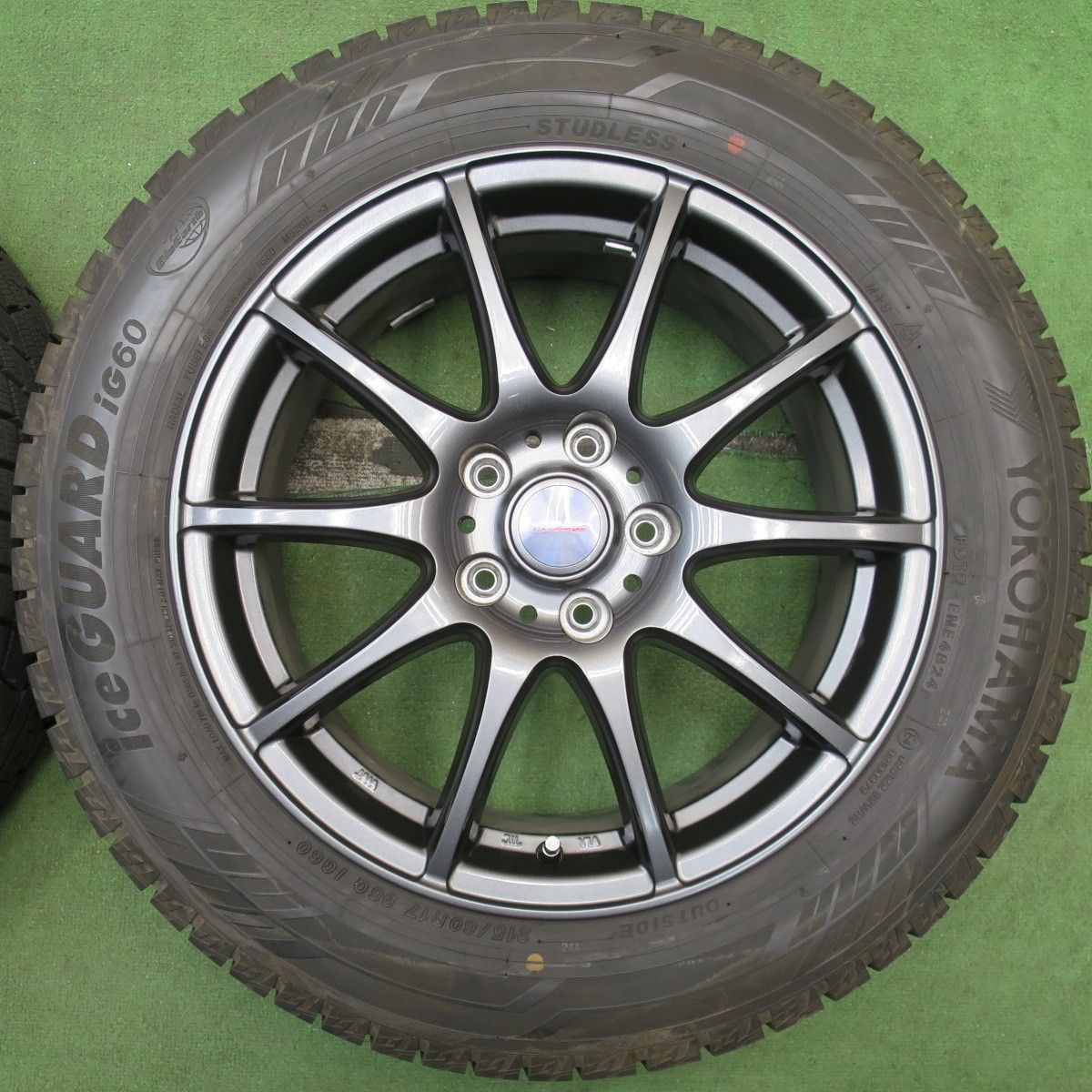 バリ溝 24年 キレイ 9.5分 スタッドレス 215 60R17 ヨコハマ アイスガード iG60 VELVA CHARGE ヴェルヴァ 17インチ PCD114.3 5H 5092903NJス