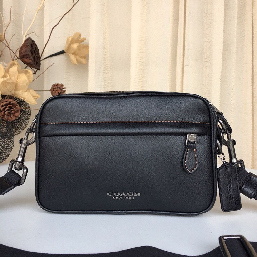 新品未使用 COACH メンズ ショルダー クロスボディバッグ