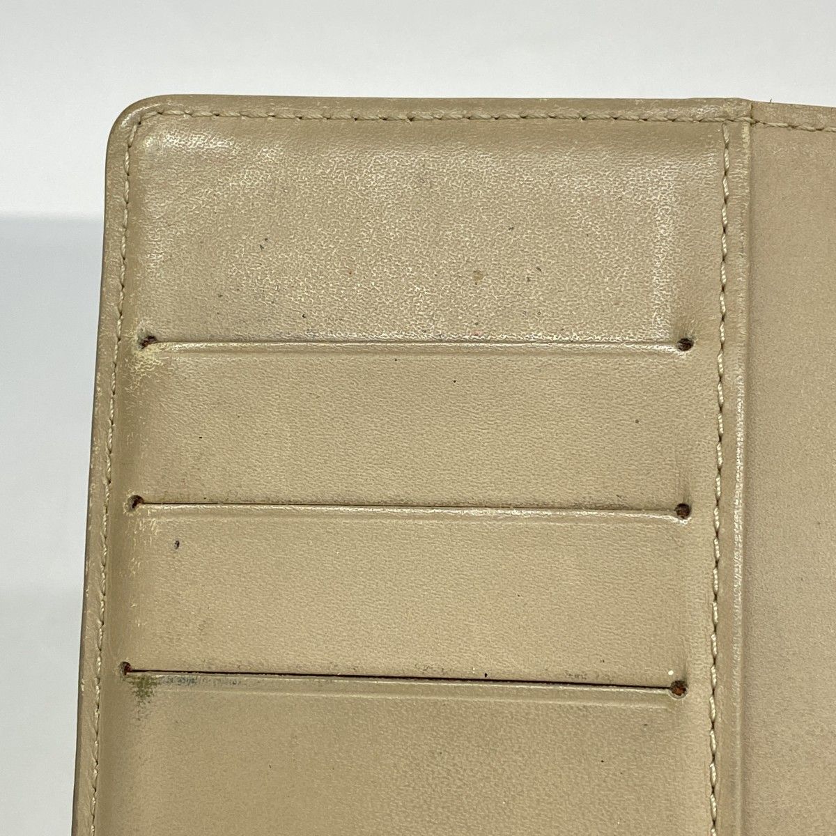 ベージュ レディース