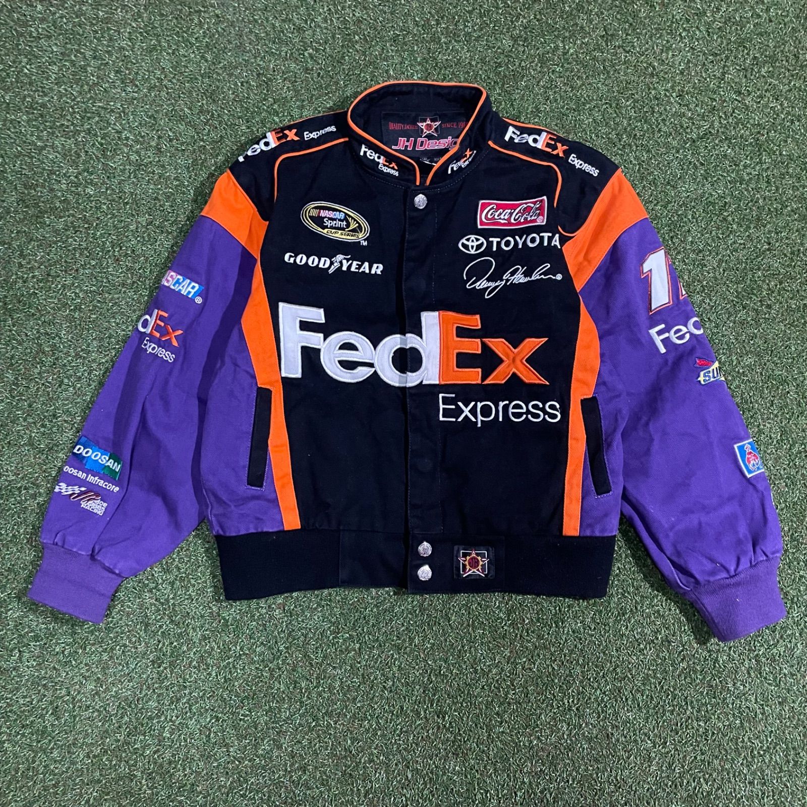 キッズ古着 希少 JHデザイン製 FedEx 企業ロゴ スタジャン M - メルカリ