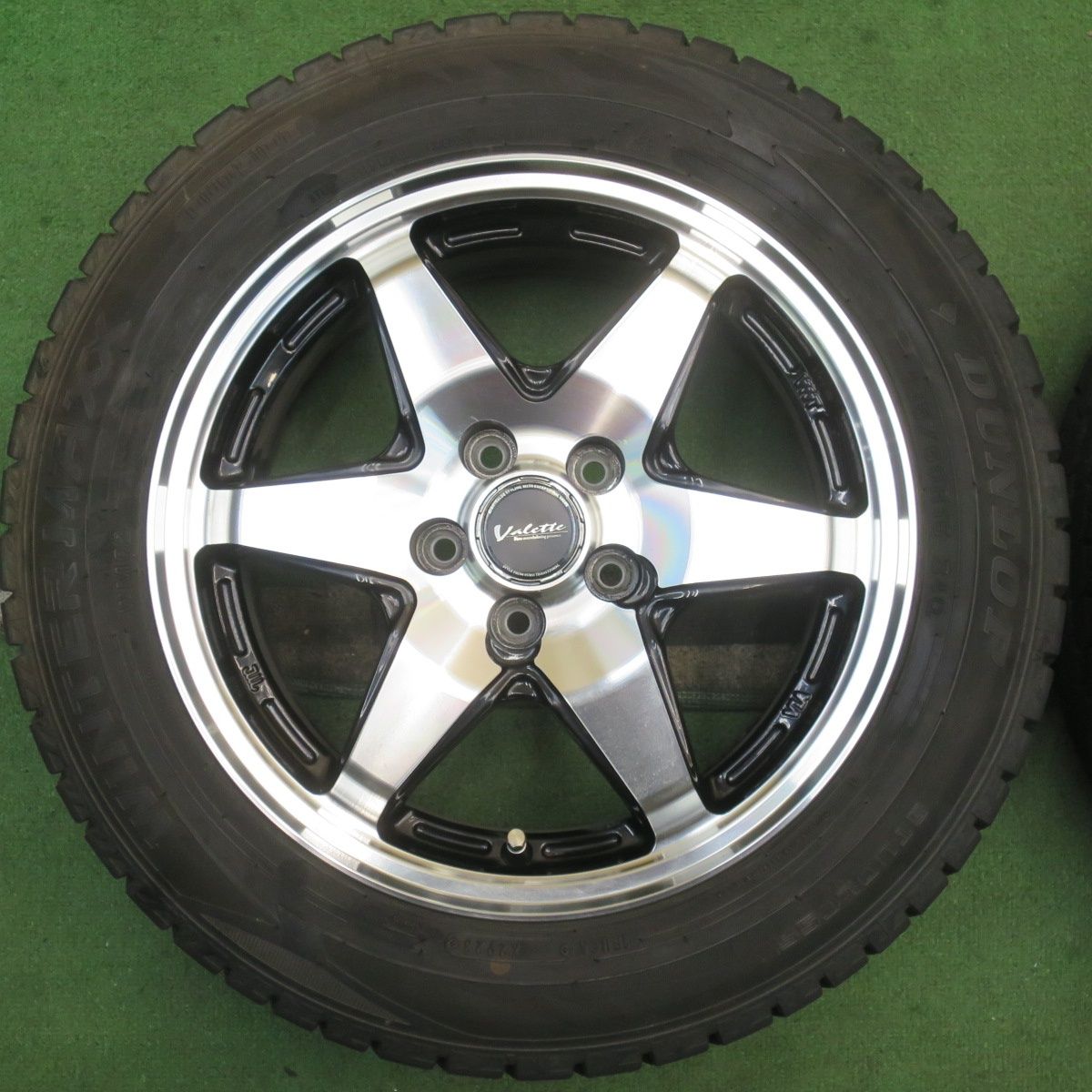 多くて安くて早くてお得！ バリ溝 23年 9.5分以上 シエンタ 等 185 60R15 スタッドレス ダンロップ ウインターマックス WM02 Valette 15インチ PCD100 5H 5093002NJス ブルゾン