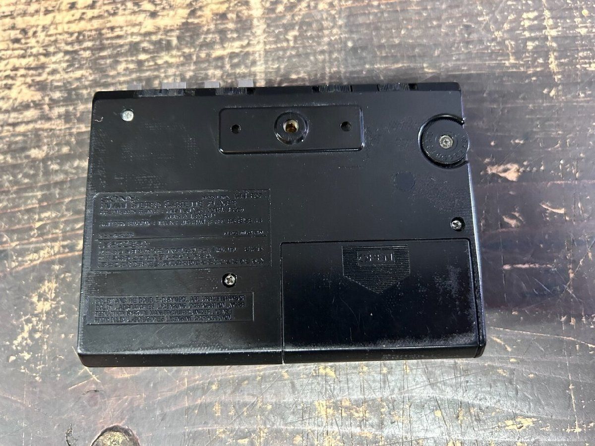 オーディオ機器 F2873 SONY FM AM ステレオカセットプレーヤー WM-F57