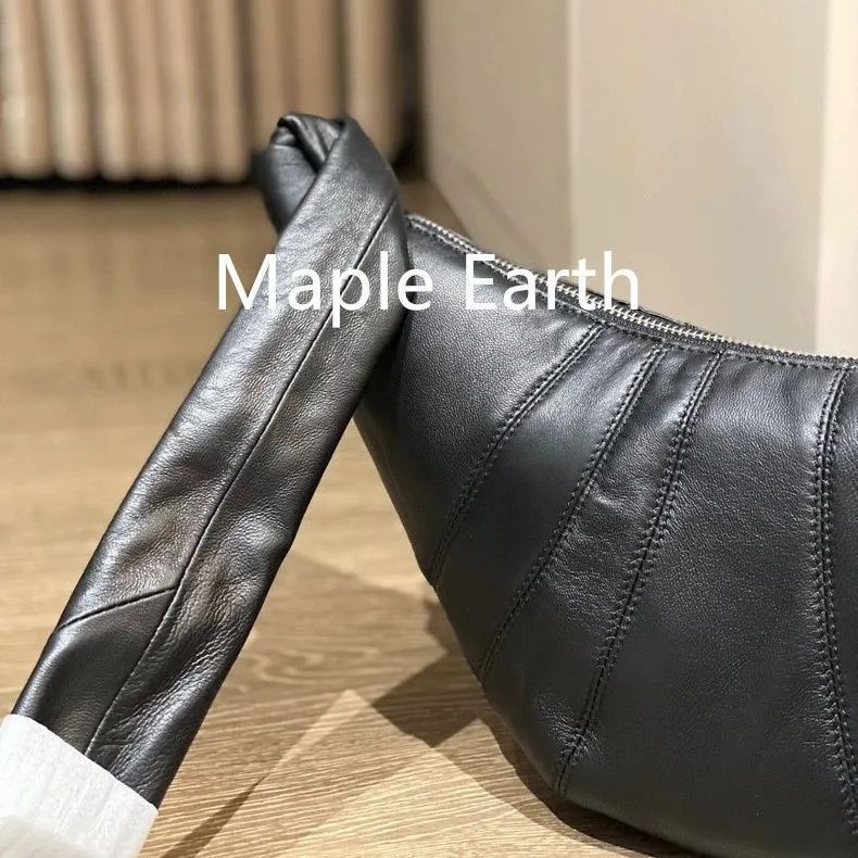 LEMAIRE FORTUNE CROISSANT BAG Mサイズ ルメール フォーチュン LEMAIRE FORTUNE CROISSANT BAG Mサイズ ルメール フォーチュン