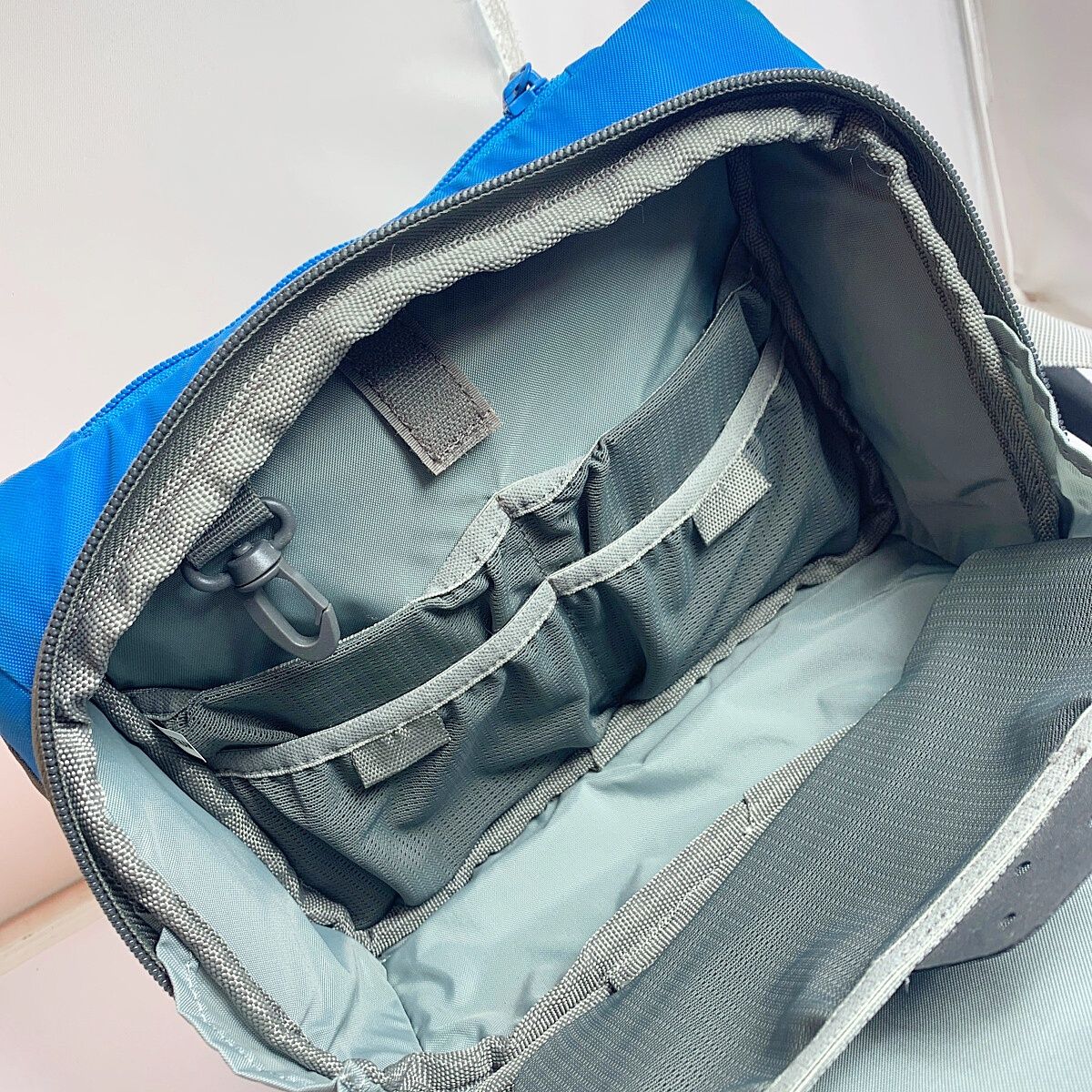 ★★SIMMS ウェイポインツ　ヒップ　パック ブルー系 使用感あり。キズ、ヨゴレあり SIMMS ウェイポインツ ヒップ パック ブルー系 使用感あり。キズ