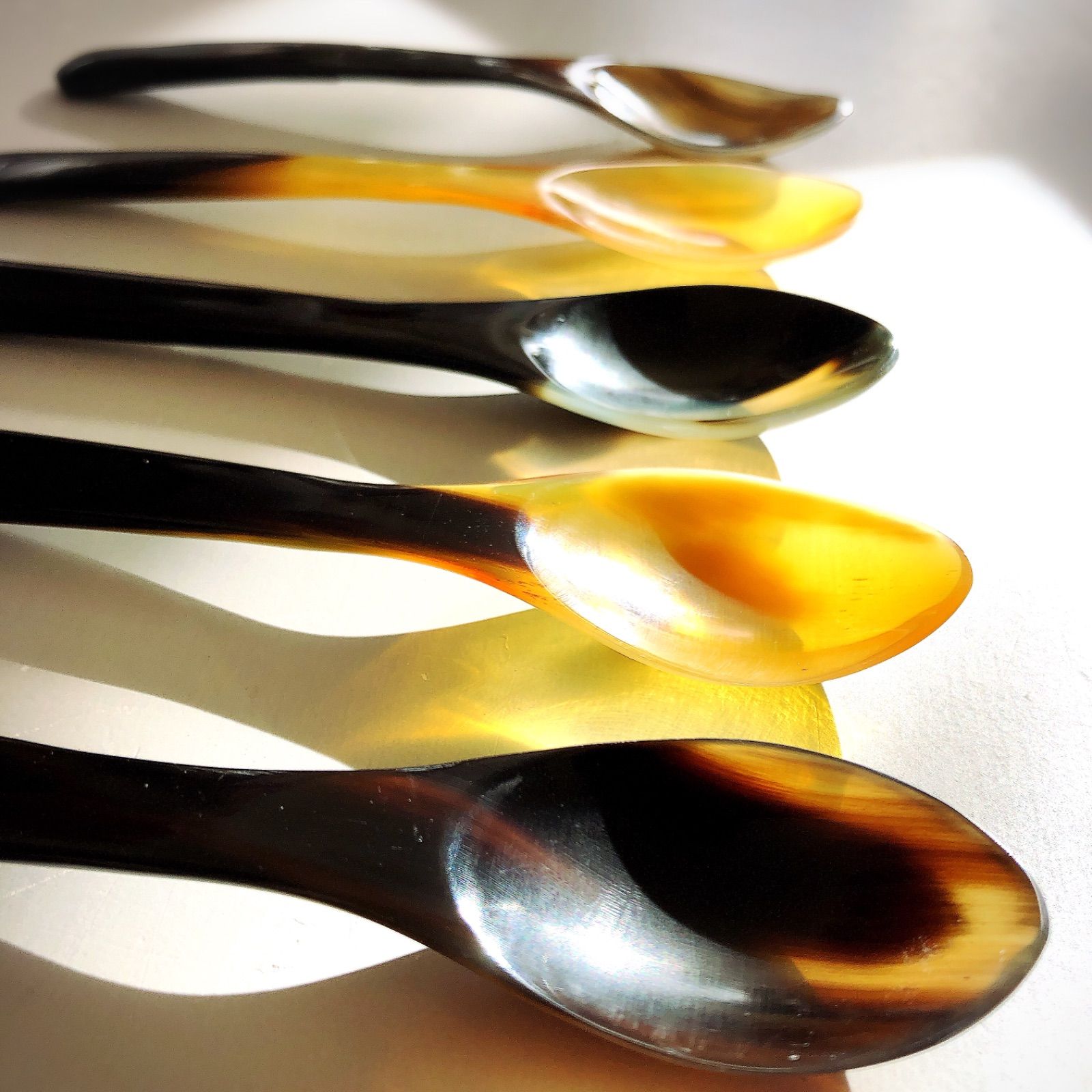 メルカリshops 美しいホーン 水牛 スプーン 13cm ティースプーンサイズ お好きな数取引可能