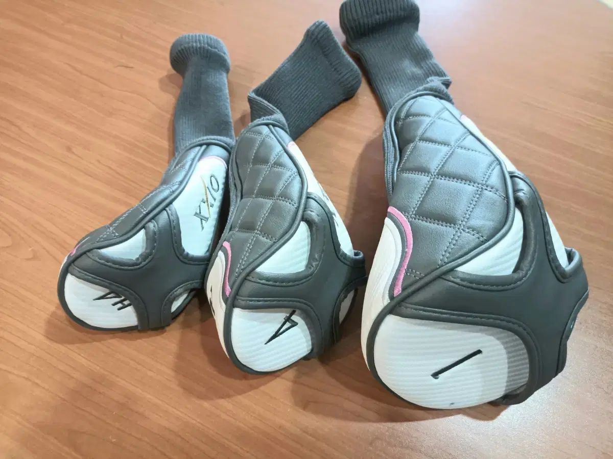 ゼクシオ XXIO レディース ドライバー 4 回 ウッド ユーティリティー ヘッド カバー