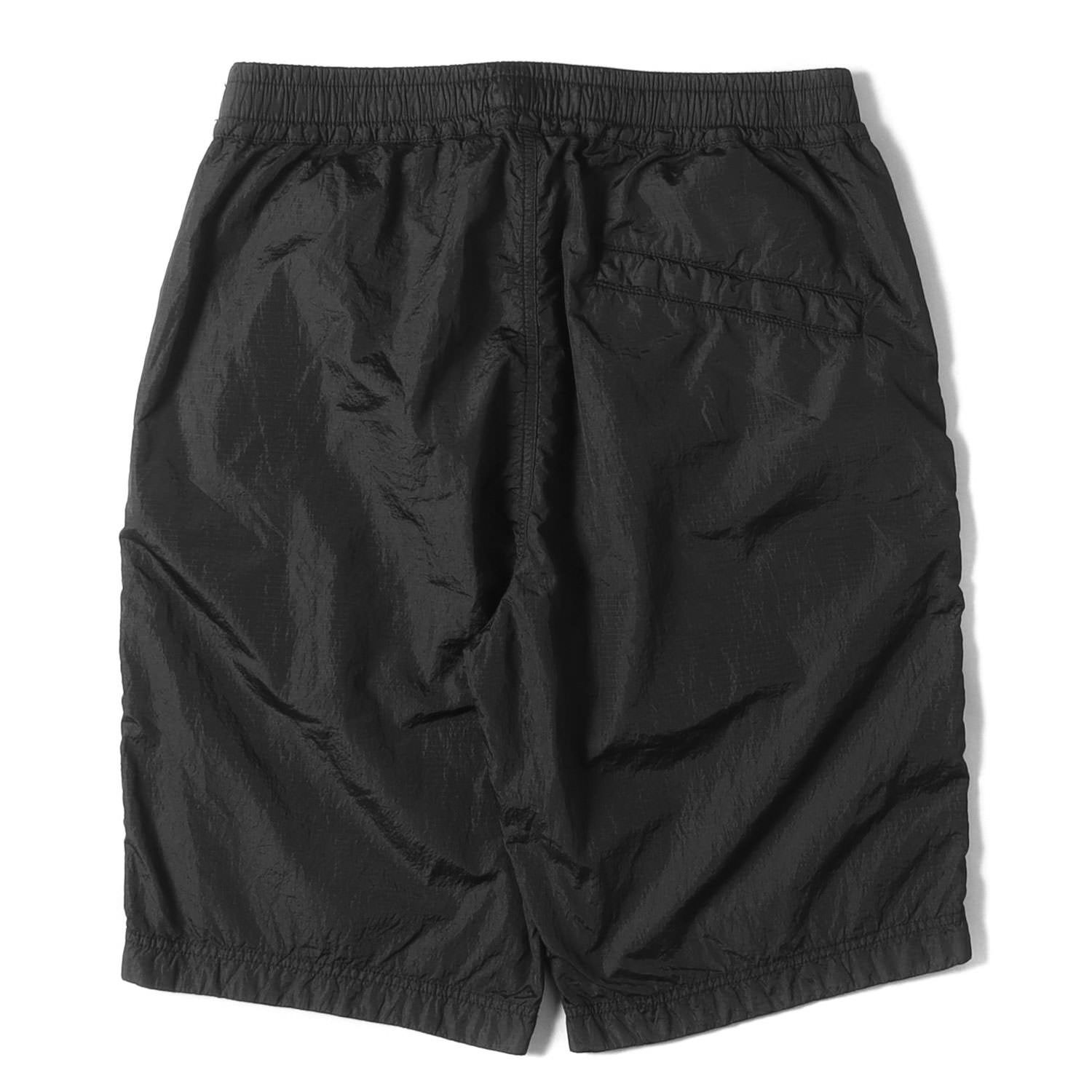 美品STONE ISLAND ナイロンハーフパンツS 黒ブラック