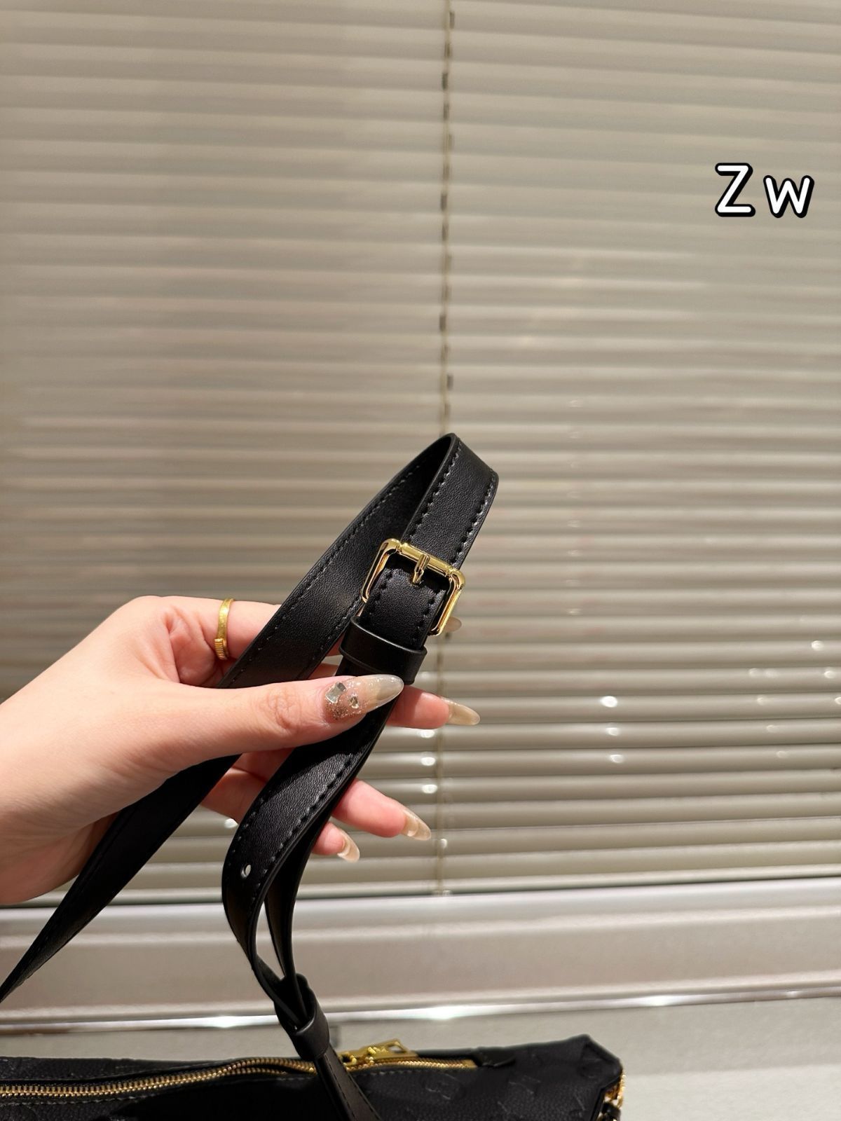 大幅再お値下げ‼️ルイヴィトン グローブ　　　　　　　　　975 今日特価】Louis Vuitton（ルイ・ヴィトン） 新シリーズ レチロ