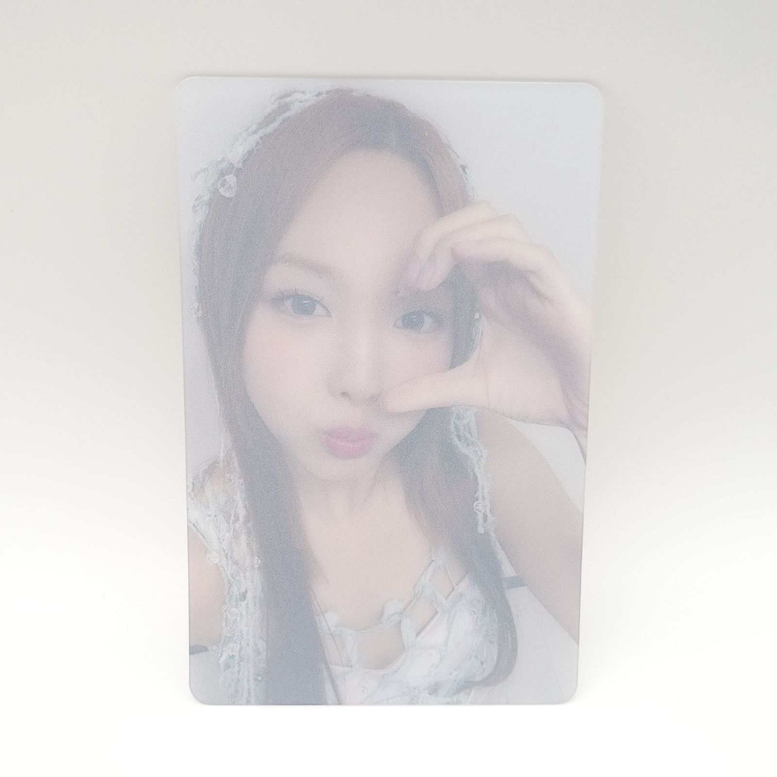 送料無料・速達】 TWICE グッズ - 透明 フォト トレカ カード