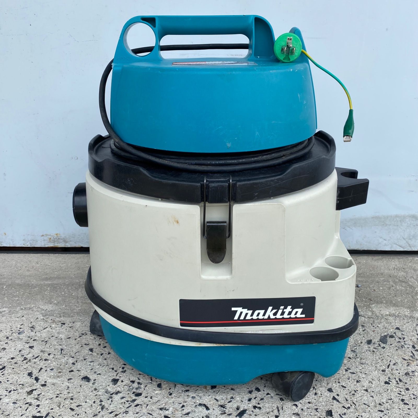 マキタ 集じん機 435 業務用 乾湿両用 強弱2スピードタイプ 1050W 通電 済み