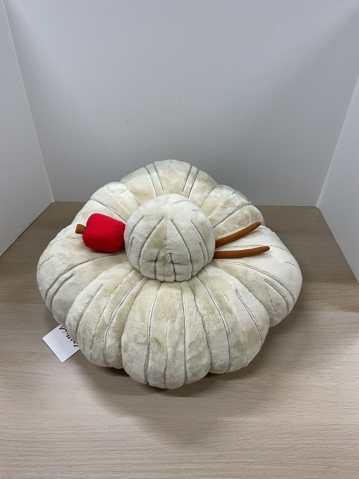 ジブリパーク 千と千尋の神隠し 湯婆婆のクッション たかしのお花畑