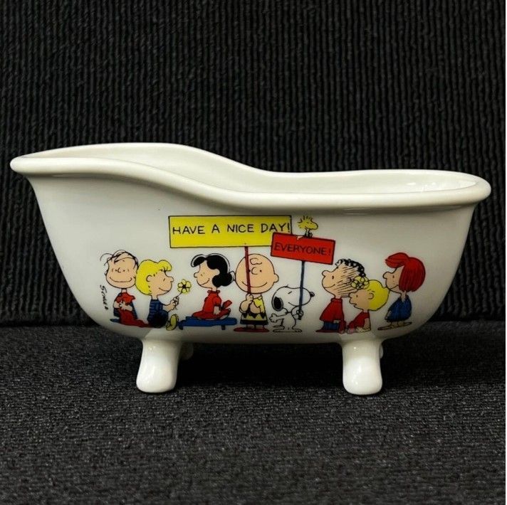 スヌーピー？　ソープディッシュ　鋳物 スヌーピー snoopy バスタブ ソープディッシュ 小物入れ 陶器