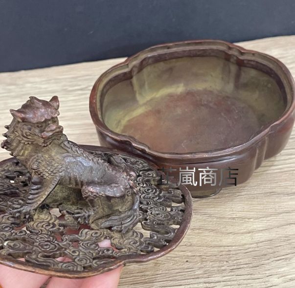 瑞獣香炉 鉄器 文房具 茶道具 重厚 極細工 工芸品 美術品 茶寵の置物 瑞獣獅子銅香炉 香道具 工芸品 美術品 置物 - メルカリ