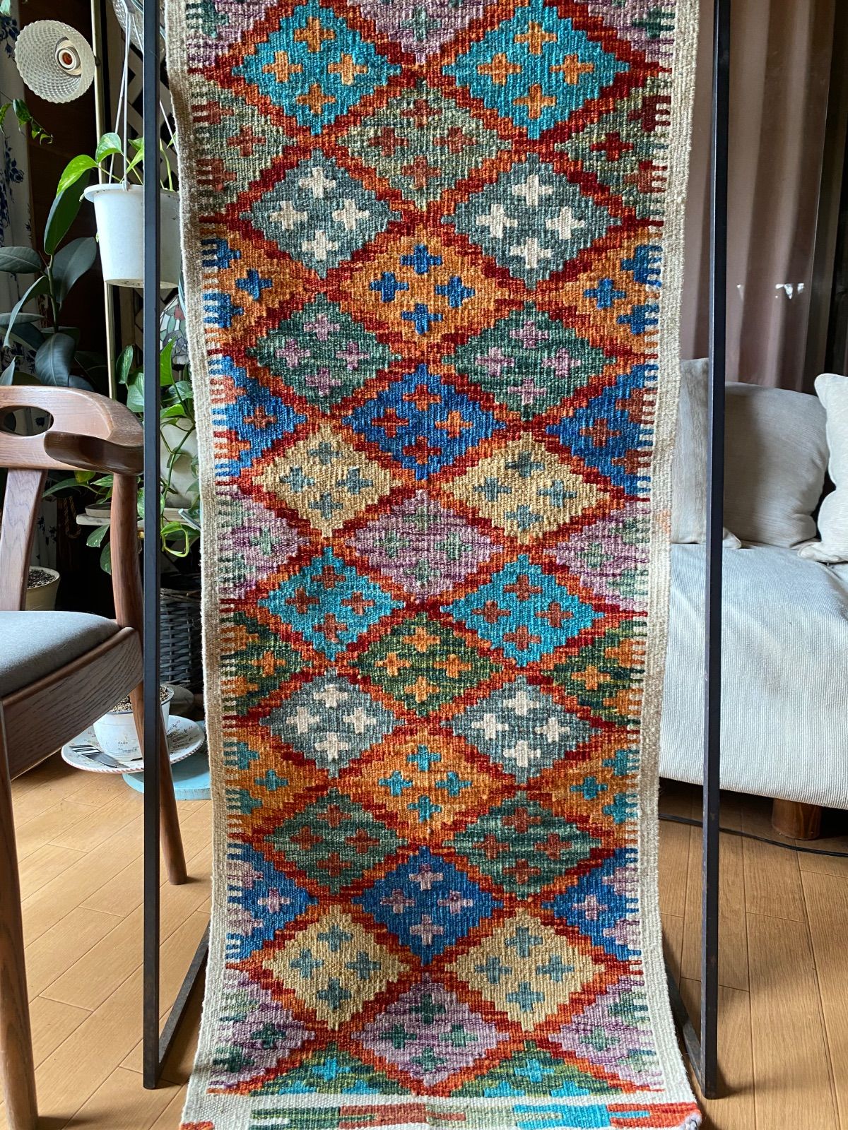 とても織りと色柄の良い素敵なアフガニスタンのキリム和室にも合います み