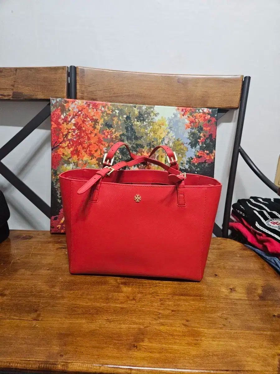 Tory Burch トリーバーチ サフィアーノ