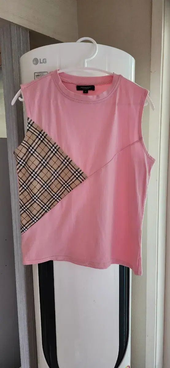ブランド BURBERRY バーバリー ピンク チェック ノースリーブ Tシャツ