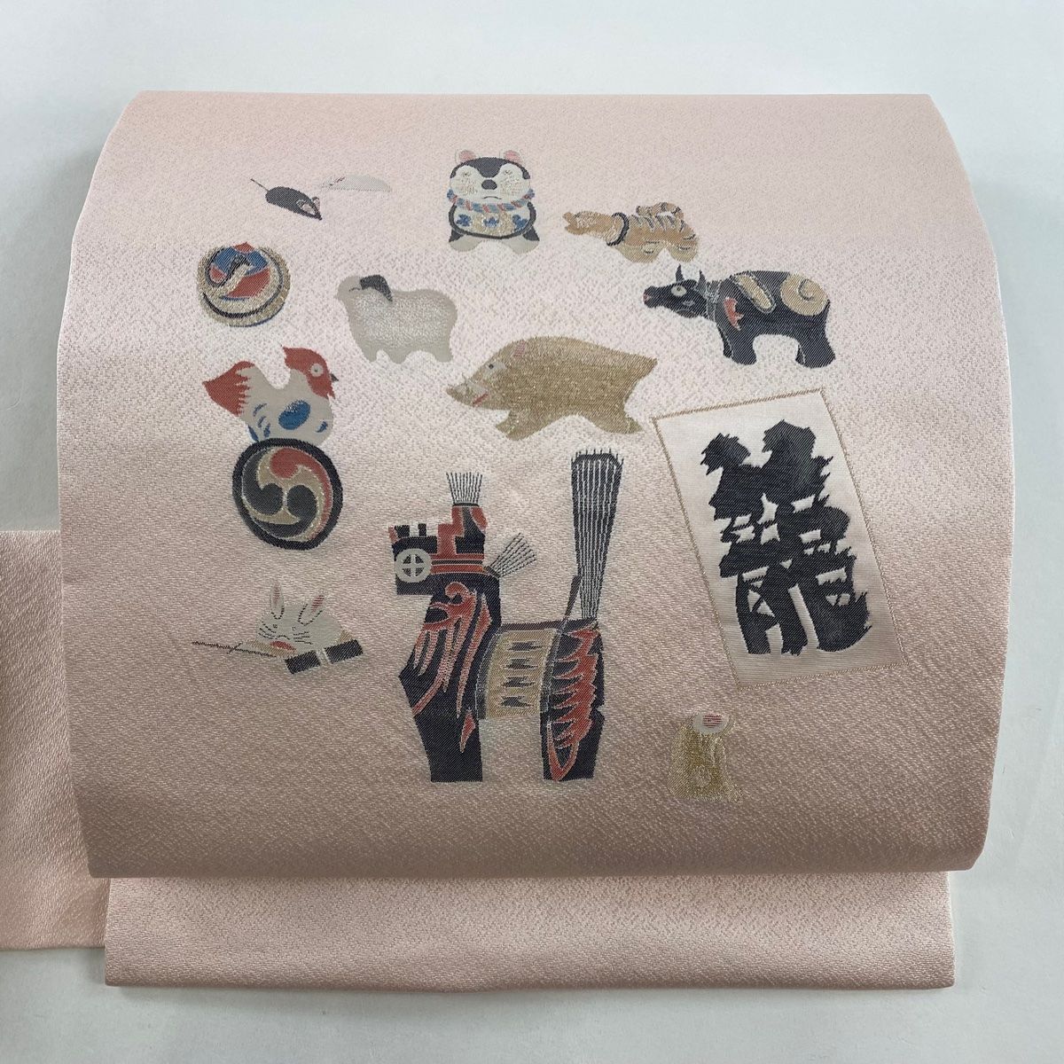 名古屋帯 秀品 十二支 短冊 箔 薄ピンク 正絹