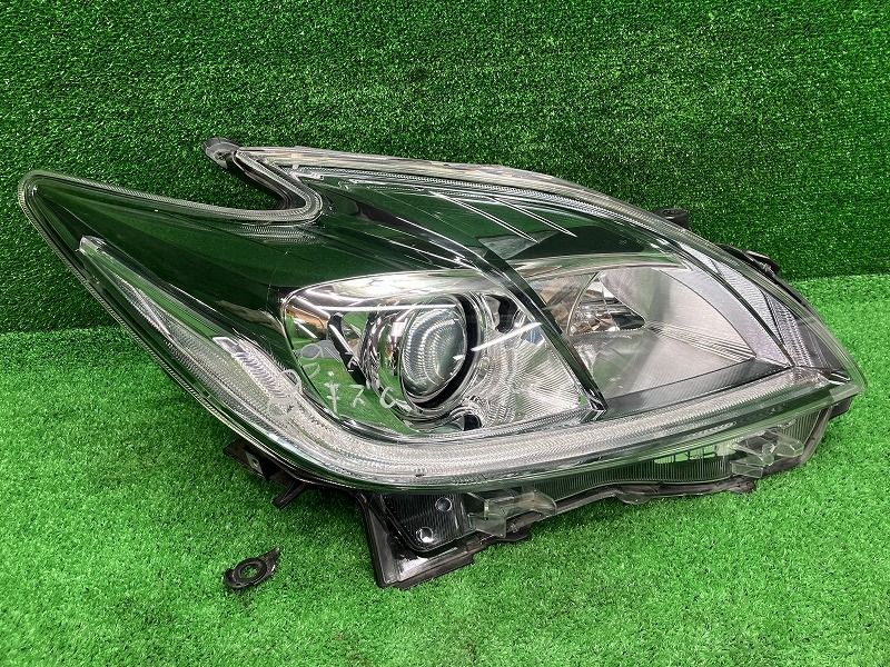 トヨタ　プリウス アルファ　純正ヘッドライト左右セットバラスト付き　中古品 トヨタプリウス アルファ純正ヘッドライト左右セットバラスト付き中古品