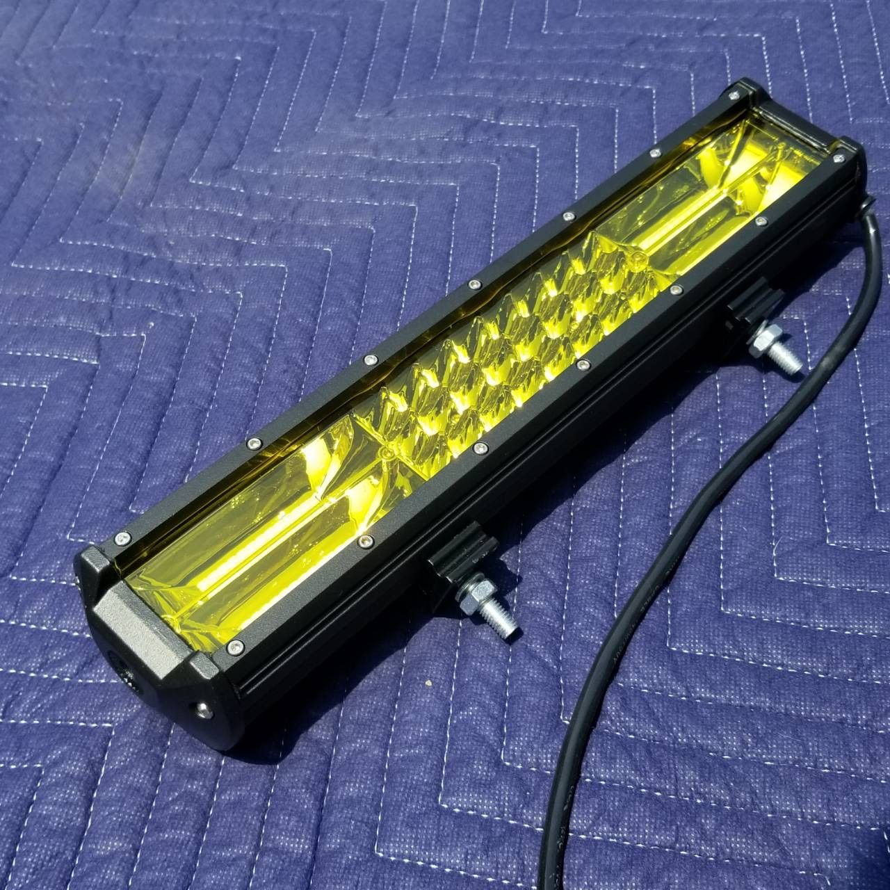 LEDワークライト 汎用フォグランプ イエロー 黄色 作業灯 防水 216w