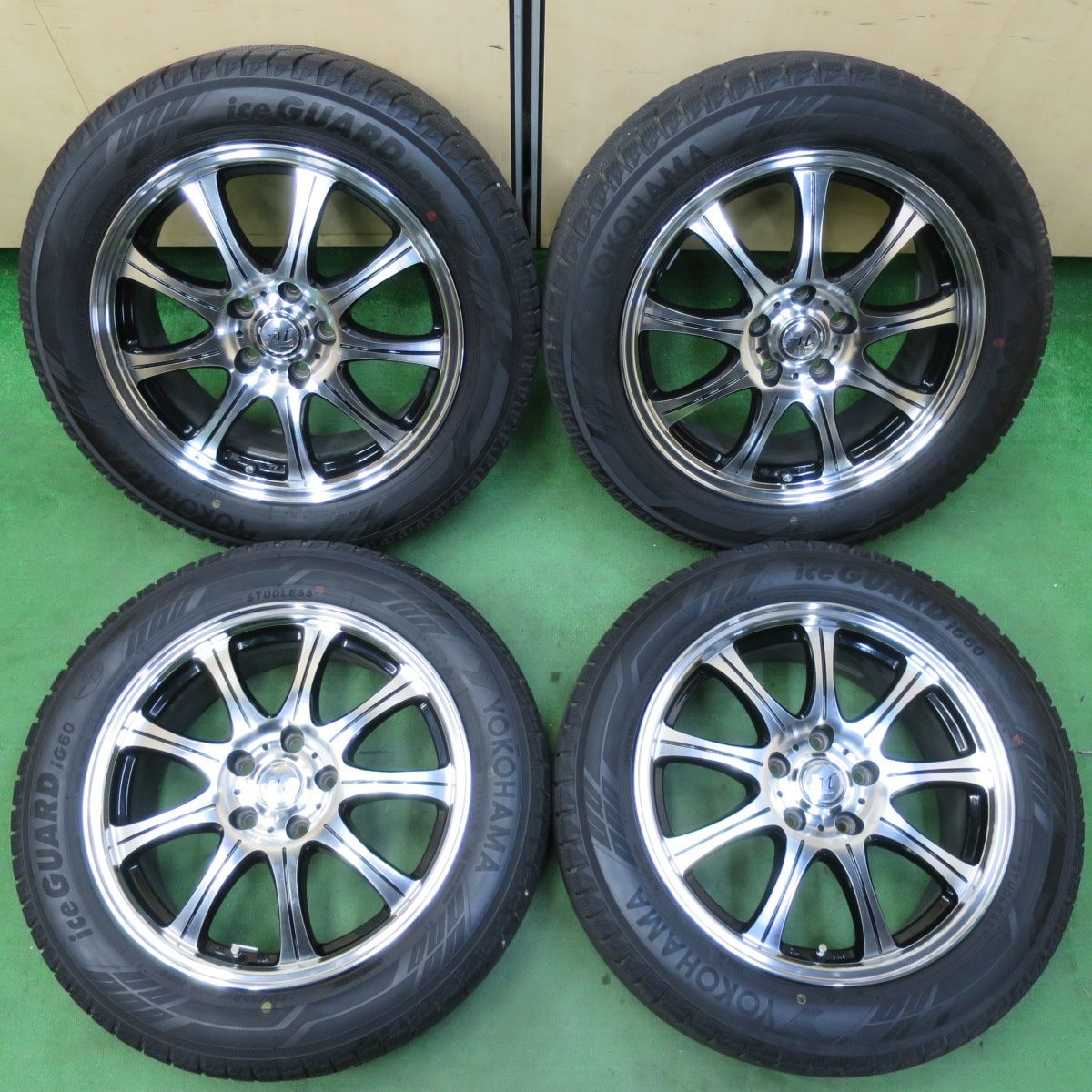 送料無料] バリ溝！キレイ！8.5分☆スタッドレス 215/55R17 ヨコハマ 