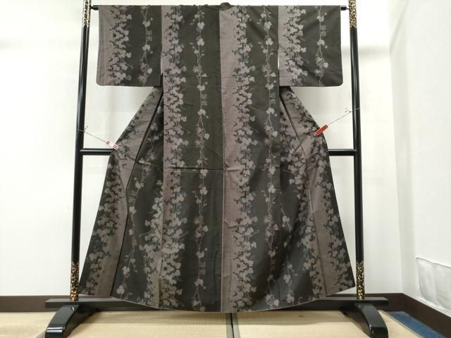 平和屋着物○本場大島紬 9マルキ 葡萄蔦の葉文 正絹 逸品 CAAS7222yc