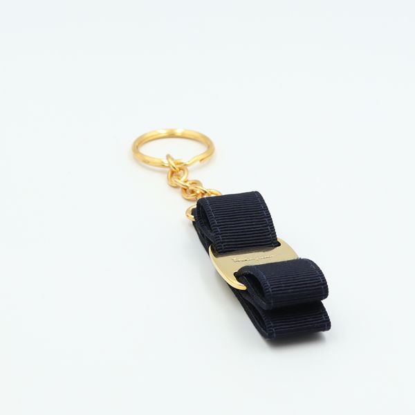 未使用品 箱付 サルバトーレフェラガモ リボン ゴールド ブラック