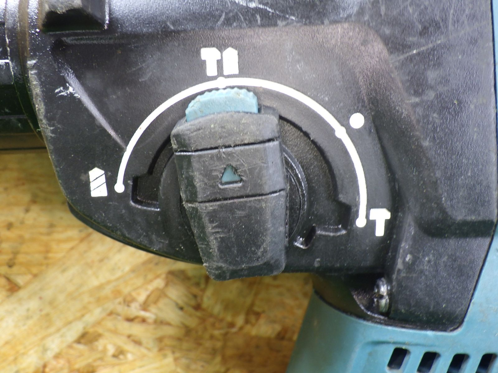 3モード マキタ 24mm ハンマードリル HR244D 18Vモデル 本体のみ コンクリート 穴あけ ハツリ 充電式 電動工具 makita 品 HRDEVELOPMENT_JP