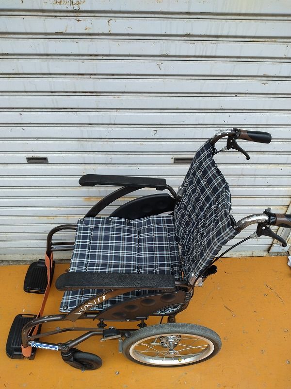 一部地域を除く レッグサポート代用品 カワムラサイクル 介助用標準車いす WAVIT ウェイビット WA16-40 KM-25-0716-06