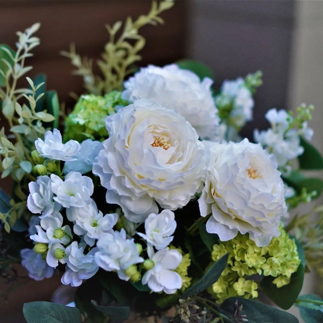 ✿ホワイトラナンキュラスブーケ （造花）新品　未使用品 ✿ホワイトラナンキュラスブーケ （造花）新品未使用品