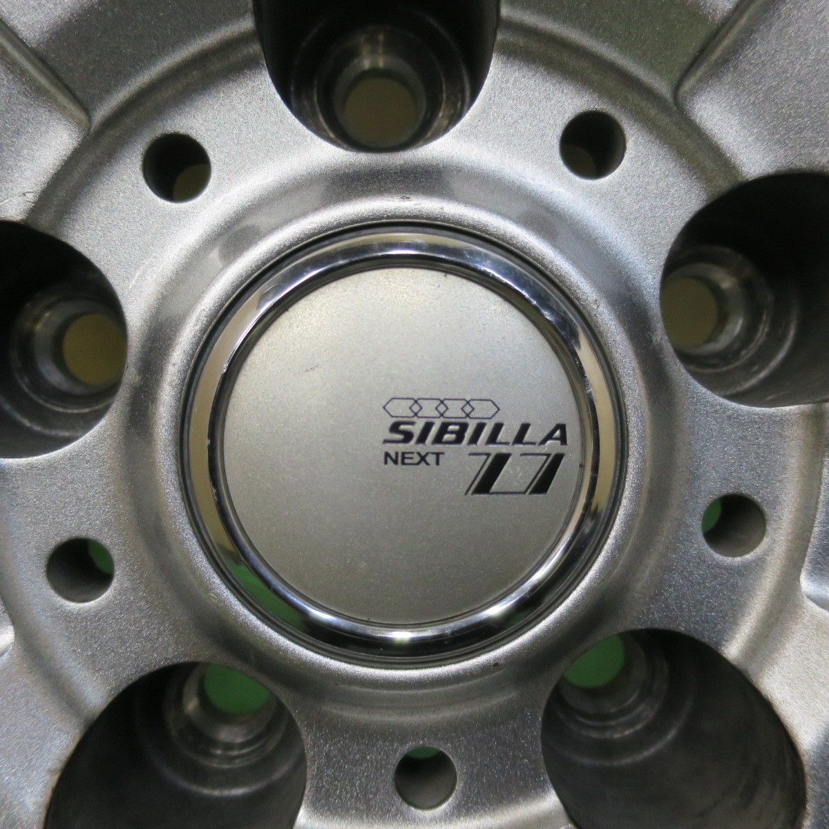 バリ溝！キレイ！9分☆スタッドレス 215/60R17 ブリヂストン 
