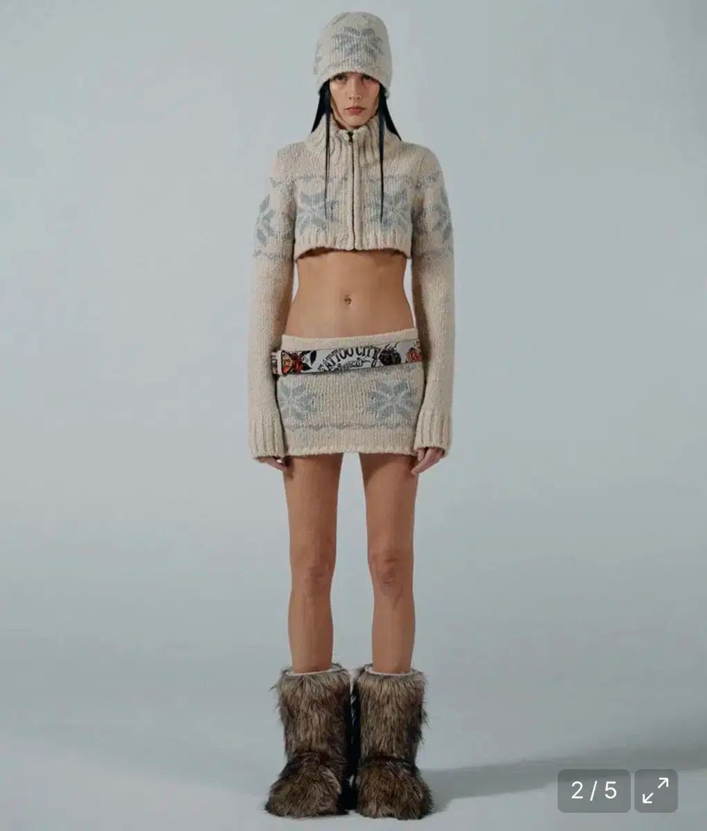 スカルプター Nordic Underboob Zip-up Ivory セット