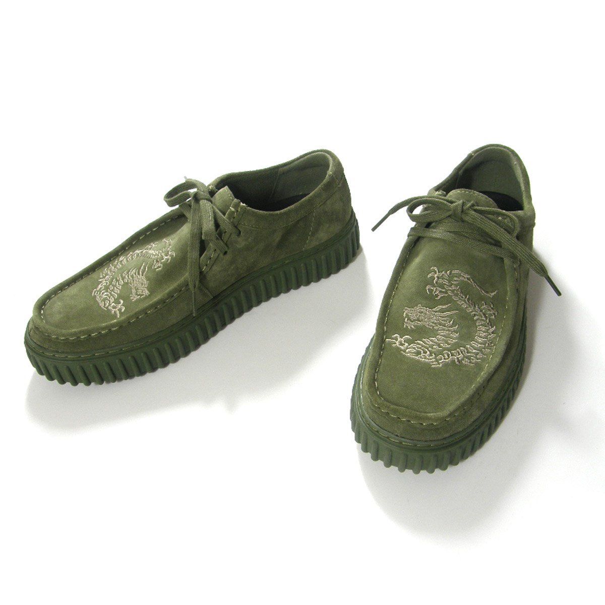 Clarks × PLEASURES クラークス プレジャーズ Torhill DRGNLo トーヒルドラゴンロー スエードレザーシューズ オリーブ ｜ オールシーズン