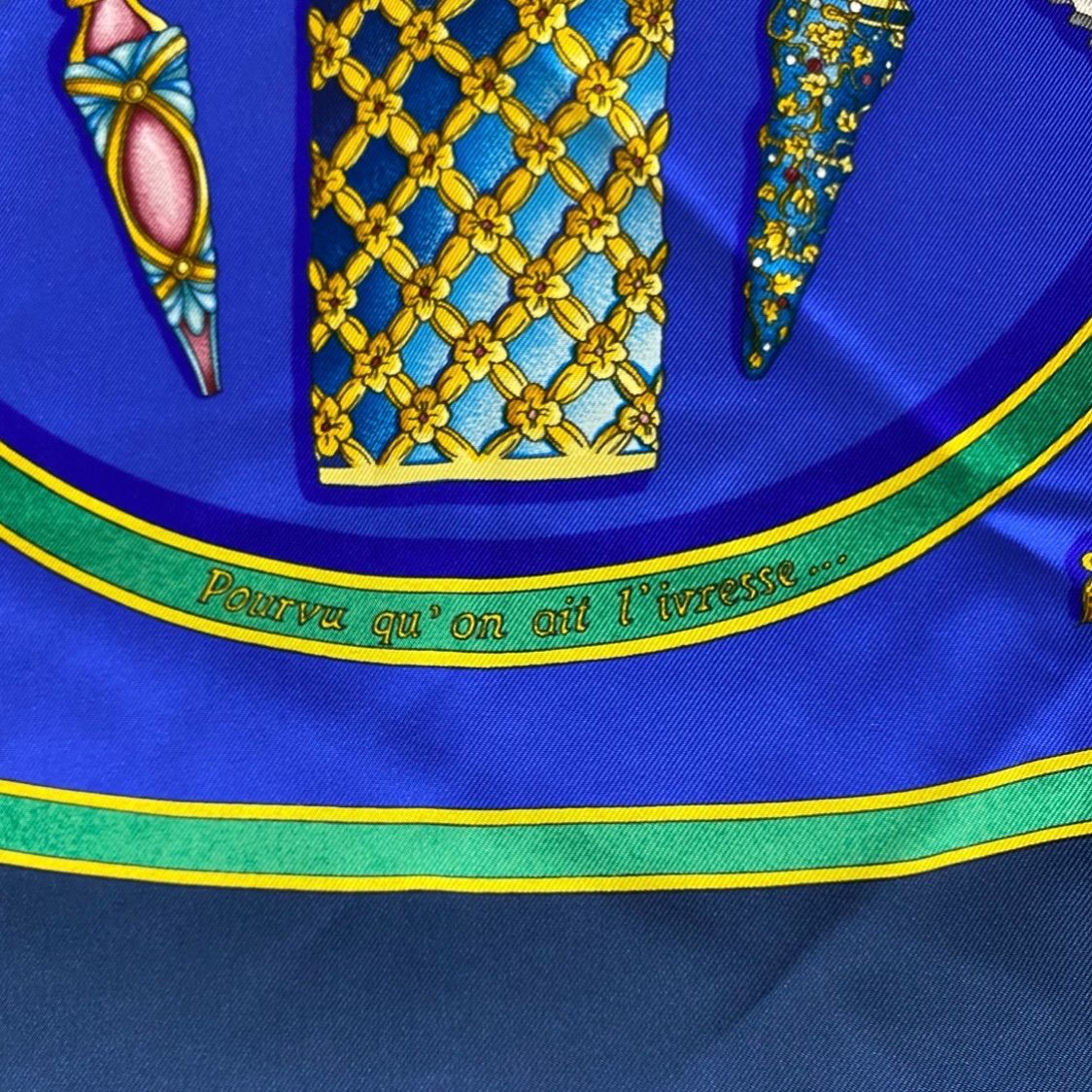 エルメス カレ90 Qu importe le flacon シルクスカーフ 香水瓶 HERMES AC0067