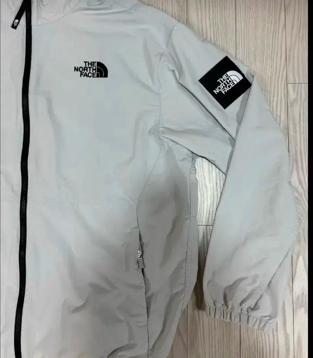 ザノースフェイス 白