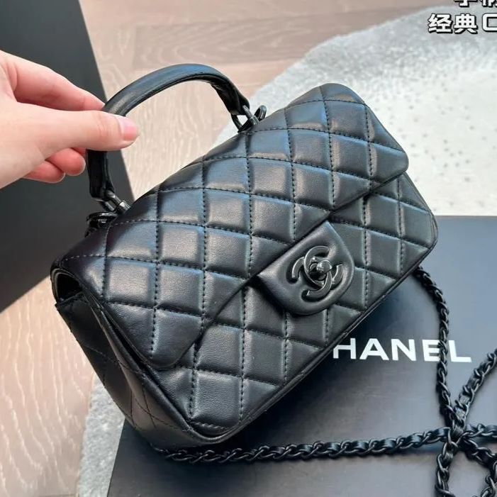 新品未使用　CHANEL ショルダーバッグハンドバッグショルダーバッグ