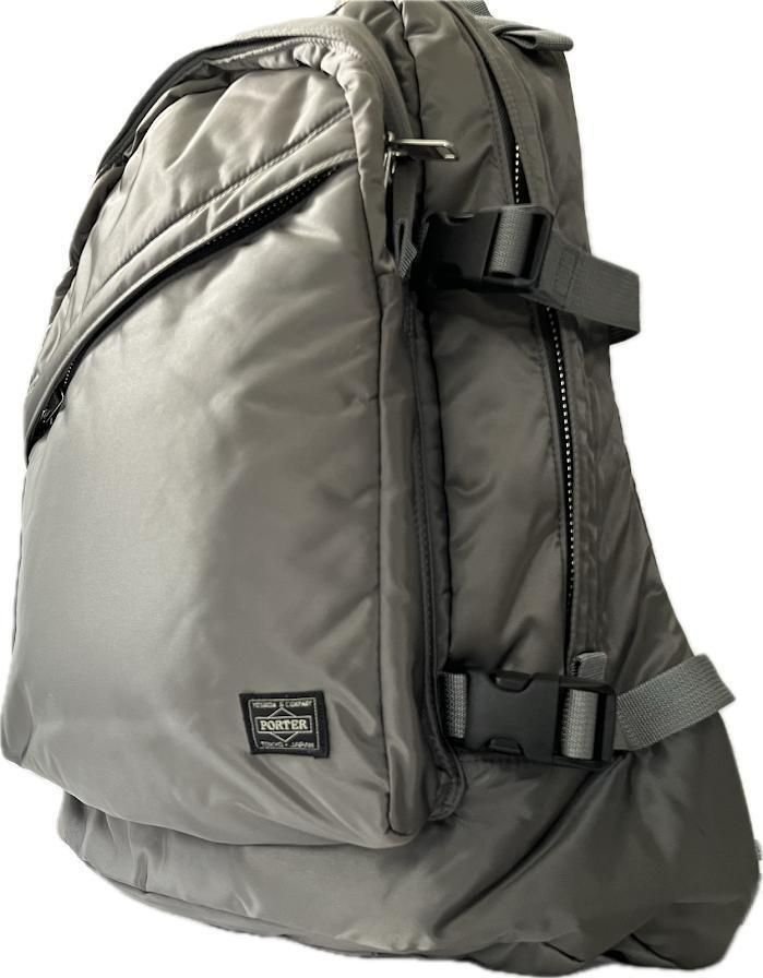 美品】廃盤 PORTER TANKER DAYPACK ポーター タンカー デイパック リュック シルバーグレー 大容量 通勤通学 ビジネス 出張  A4〇 PC〇 - メルカリ