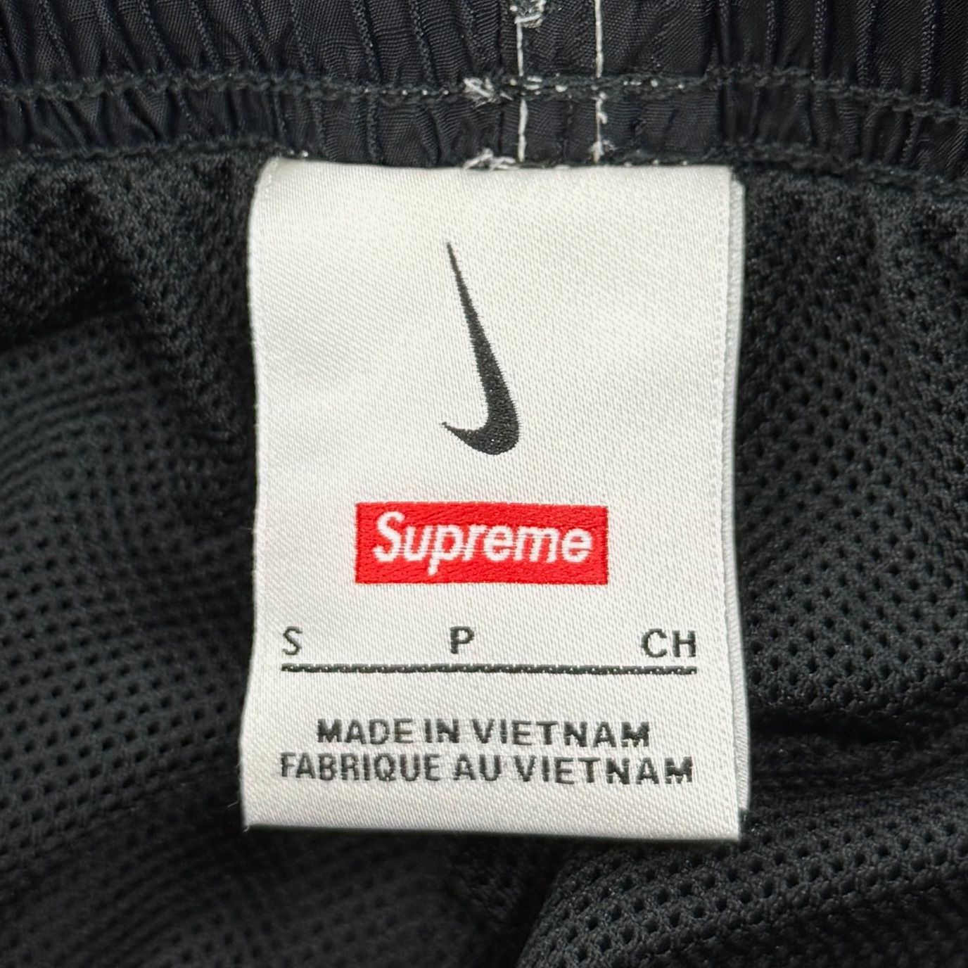 【姫ポン】supreme×NIKE コラボ　ナイロンパンツ 姫ポン様専用】supreme×NIKE コラボ ナイロンパンツ