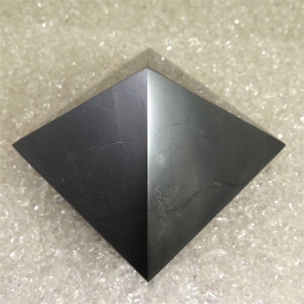 シュンガイト 滑らかなピラミッド 80mm 11⁄1.2 10%OFFクーポンシュンガイト ピラミッド3cm 結界