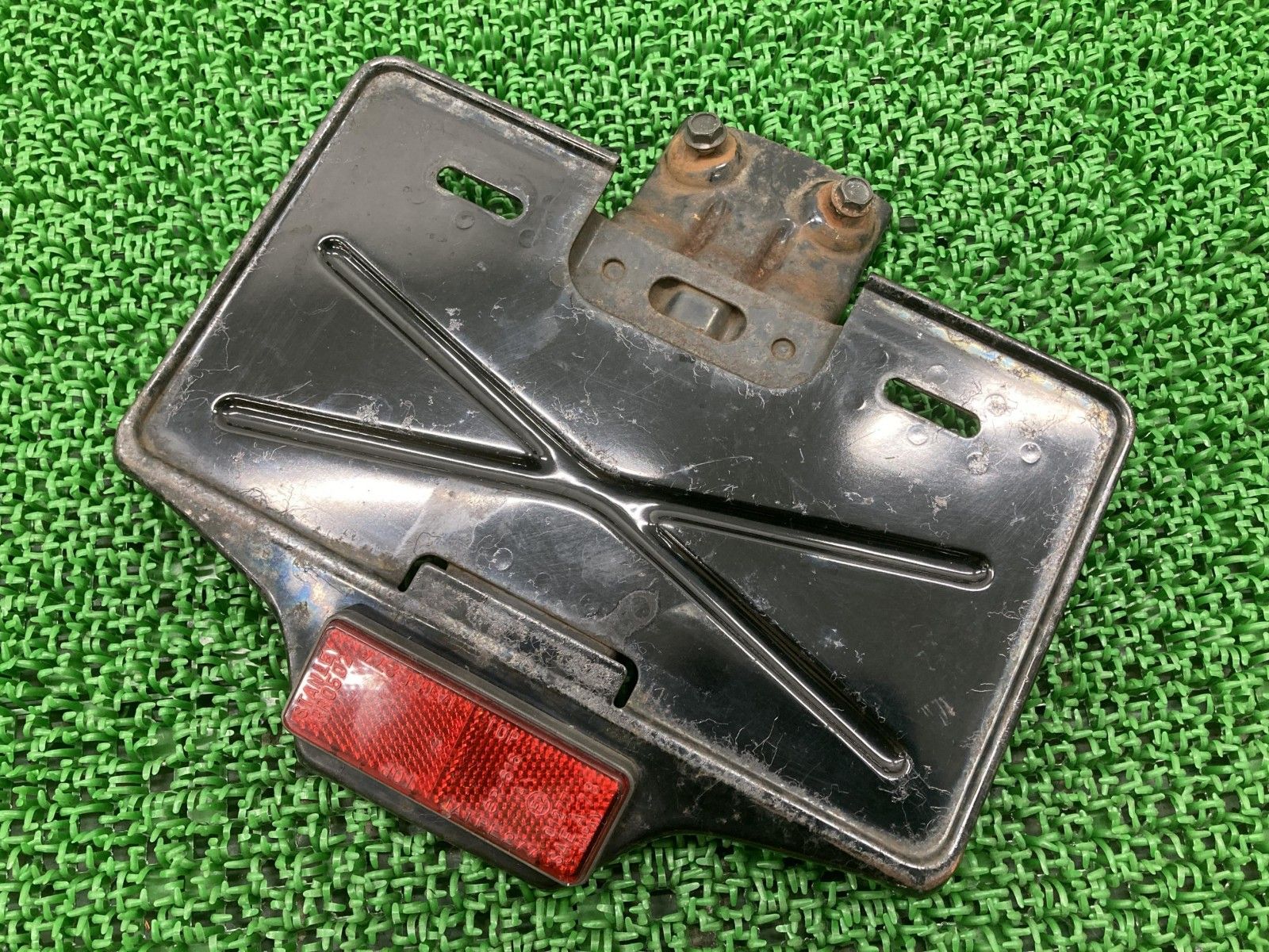 【お得，爆買い】 ビラーゴ250 ナンバープレートホルダー ヤマハ 純正 バイク 部品 XV250ビラーゴ ナンバーステー リアフェンダー リフレクター 修復素材に コケキズ無し 車検 Genuine 【中古】 64 その他