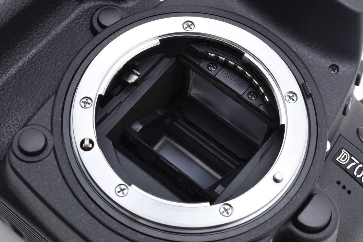 ☆極上品☆《ショット数2,006回 》Nikon ニコン D7000 ボディ 元
