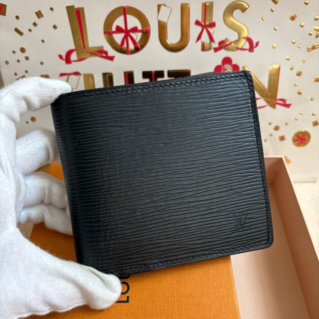 使用わずか】ルイヴィトン エピ ポルトフォイユ マルコ NM 二つ折り