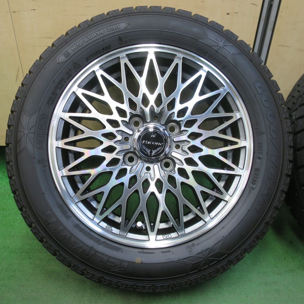 愛 バリ溝 キレイ 9.5分 LOXARNY Pavone 165|65R14 スタッドレス グッドイヤー アイスナビ6 ロクサーニ パヴォーネ 14インチ ソリオ ハスラー 等 PCD100|4H 5101504イス